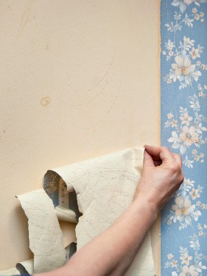 Wallpaper removal in Cardiff, California by Rubio's Painting Services.